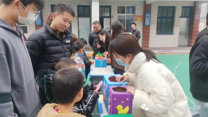 说明: E:\5-网站建设\2021年新闻\教育公司党总支“双百工程”帮扶活动走进白河县阳光公司\641.webp.jpg